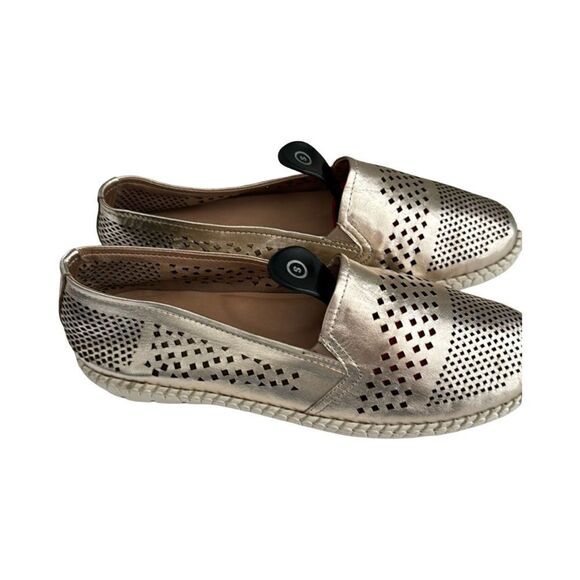 TROTTERS ROYAL PERFORATED LOAFER 9M GOLD METALLIC. - Picture 3 of 7